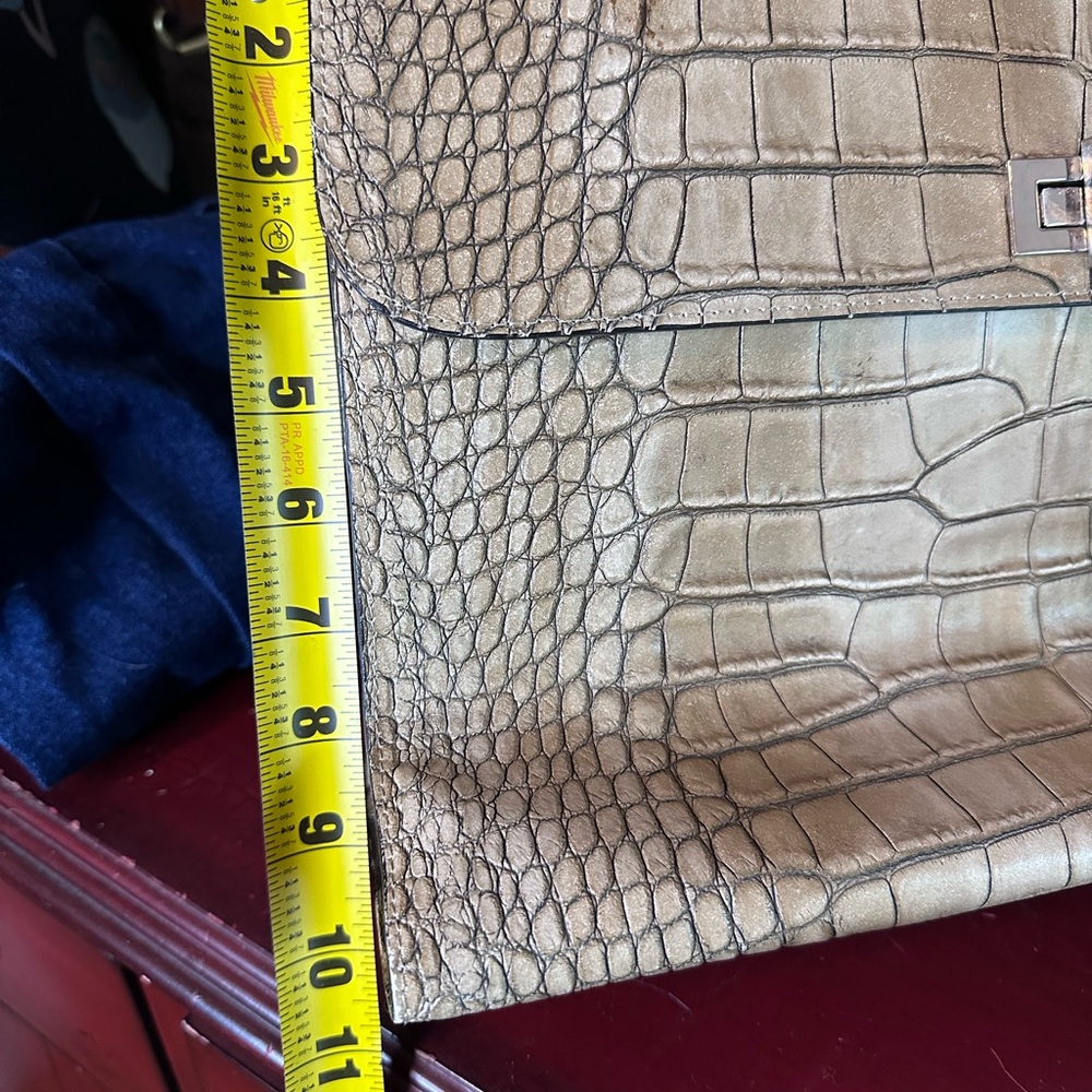 Claudia Firenze Genuine Italian Leather Croc Embossed Turnlock Flap Bag - Picture 12 of 13